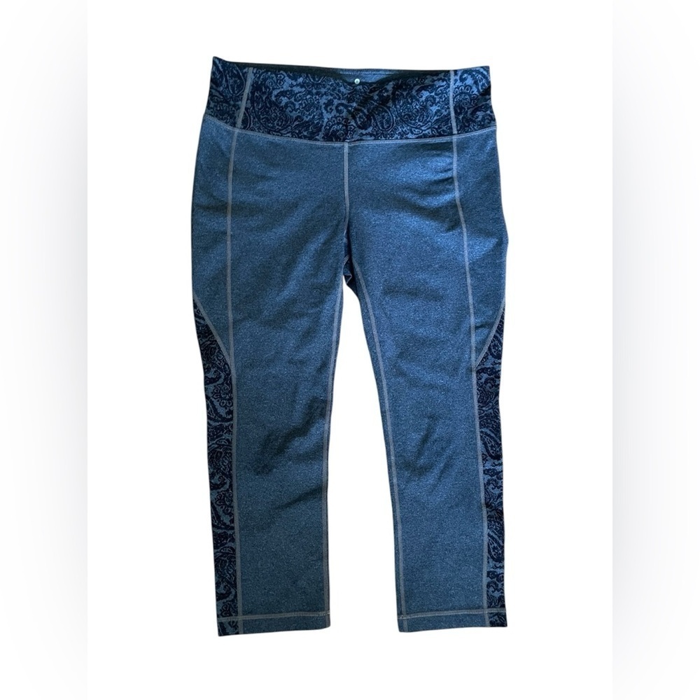 Athleta Women’s Revelation Gray Paisley Capri Size Large Tall LT